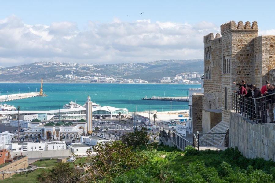Ap 2Ch City Centre Parking En Face Hilton A Cote Du Plage Tanger Exterior foto